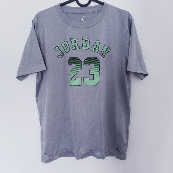 ✨2FOR15$✨Jordan Grey T Shirt - Picture 4 of 6